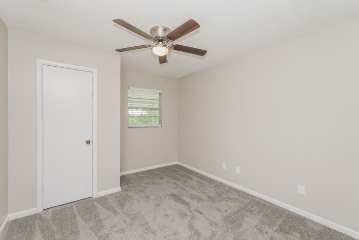 Building Photo - 6142 Donegal W