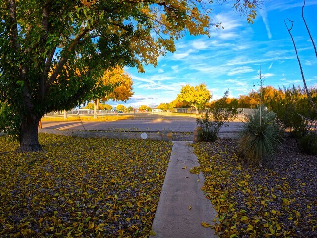 Building Photo - 2968 La Mesilla Circle
