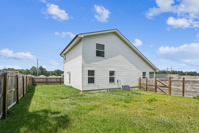 Building Photo - 7097 Sonny Dr