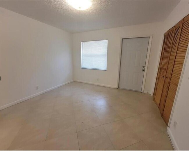 Building Photo - 8071 NW 44th Ct