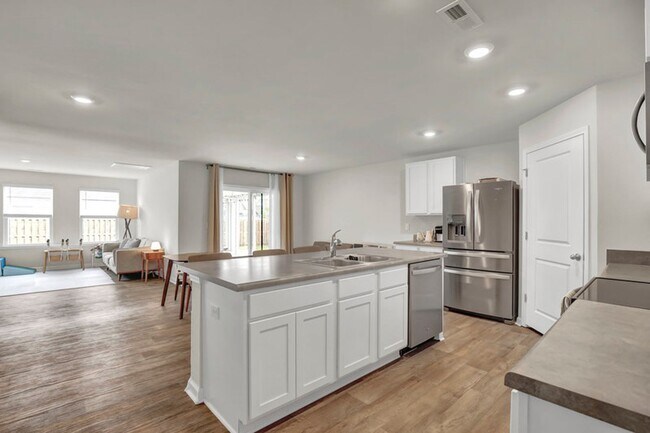 Building Photo - 108 Cassidy Ln