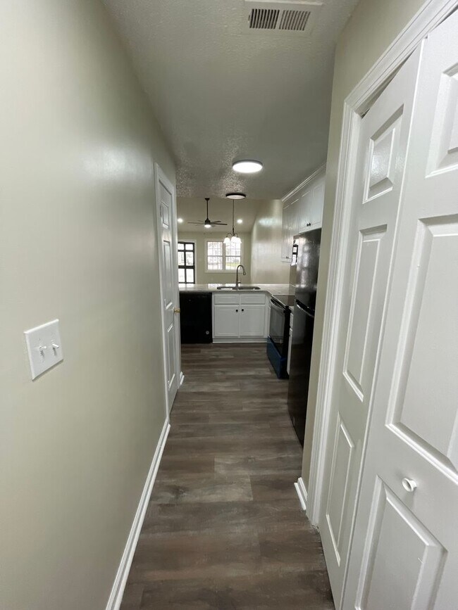 Building Photo - 3703 Lear Ct NW