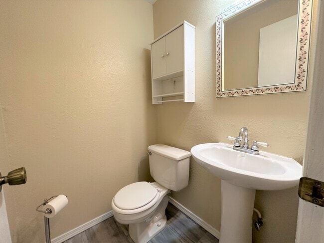 Building Photo - 643 Brookside Ct