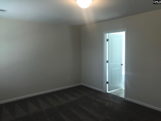 Building Photo - 1065 Roscoe Rd