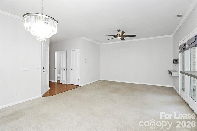 Building Photo - 10978 Princeton Village Dr
