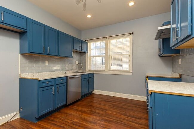Building Photo - Midtown Charm!  Updated 3BR/2BA house