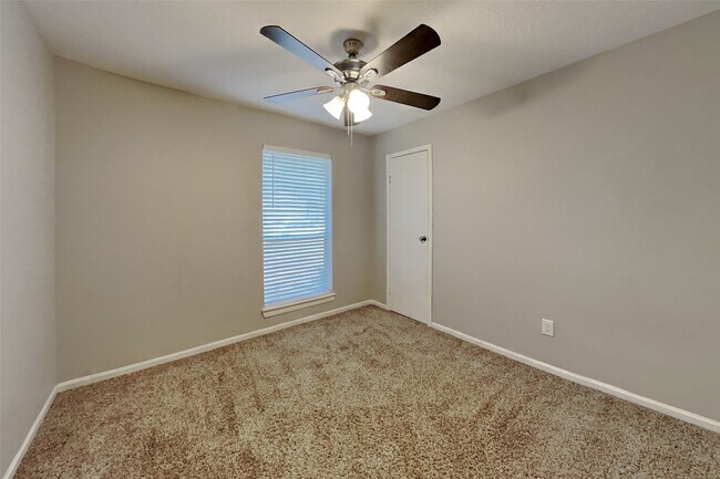 Building Photo - 31 S White Pebble Ct