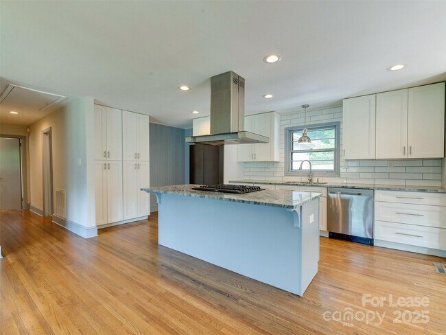 Building Photo - 3921 Sheffield Dr