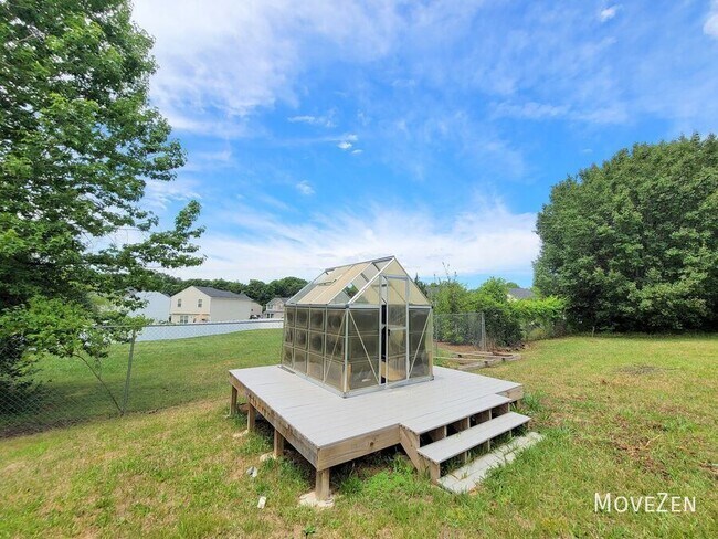 Building Photo - 509 Rosecrest Dr