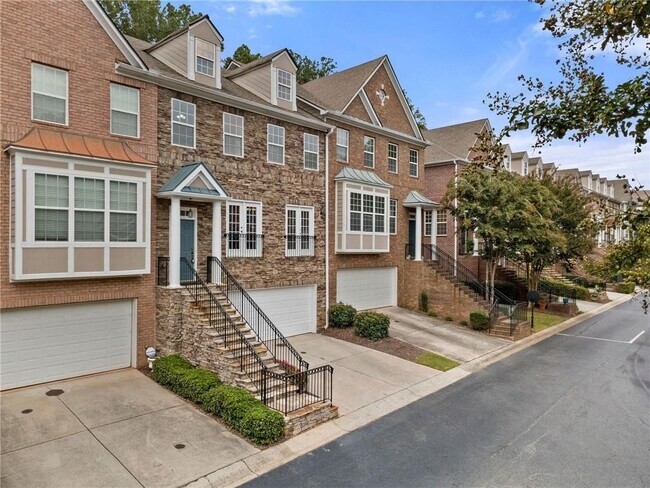 Building Photo - 10870 Brunson Dr