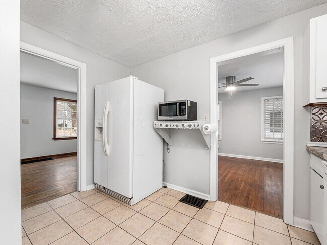 Building Photo - 495 Northview Dr