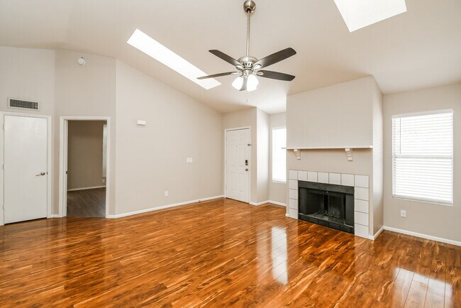 Building Photo - 4165 E Wayland Rd