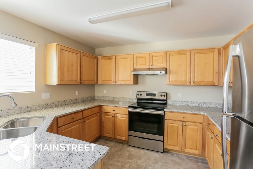 Building Photo - 22843 W Mesquite Dr