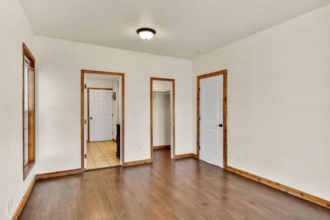 Building Photo - 16 W Mullan Ave