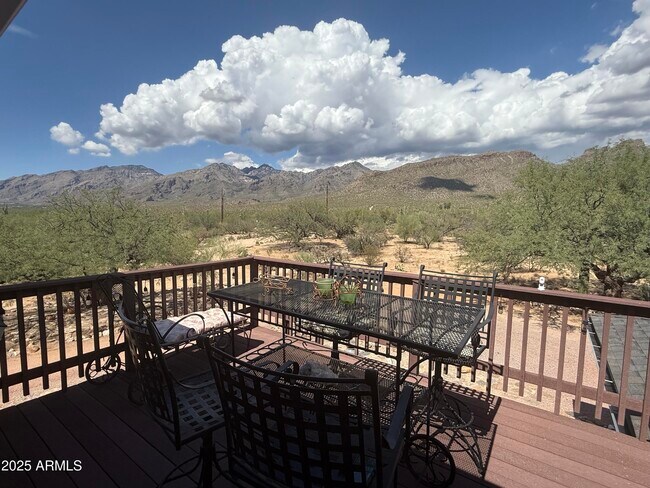 Building Photo - 5081 N Bear Canyon Rd