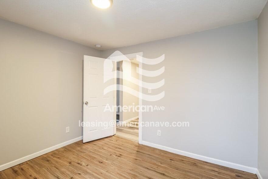 Building Photo - 831 Greenwood Ave