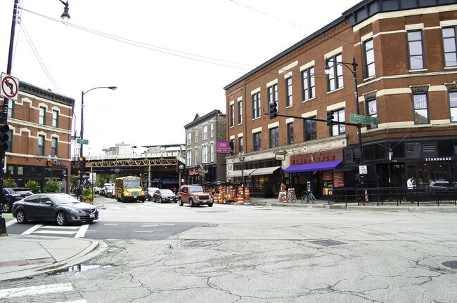 Building Photo - 1555 N Milwaukee Ave