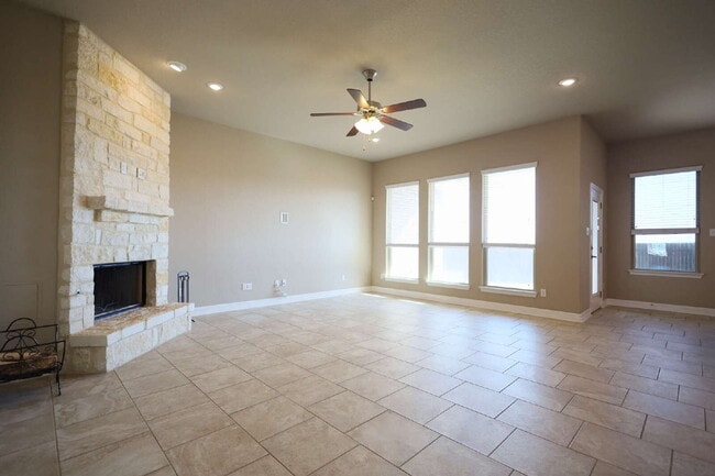 Building Photo - Beautiful 4-Bedroom Home in Stevens Ranch ...