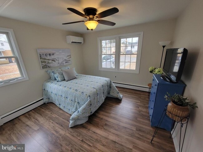 Building Photo - 806 Woodland Ave