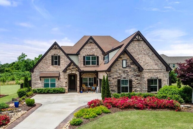 Building Photo - Luxury Living in The Oaks at Cotswold – 5BR Executive Home with Exceptional Amenities