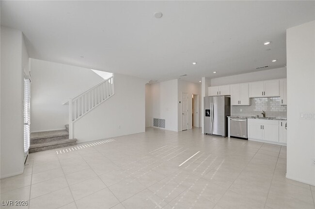 Building Photo - 662 Bellus Pl