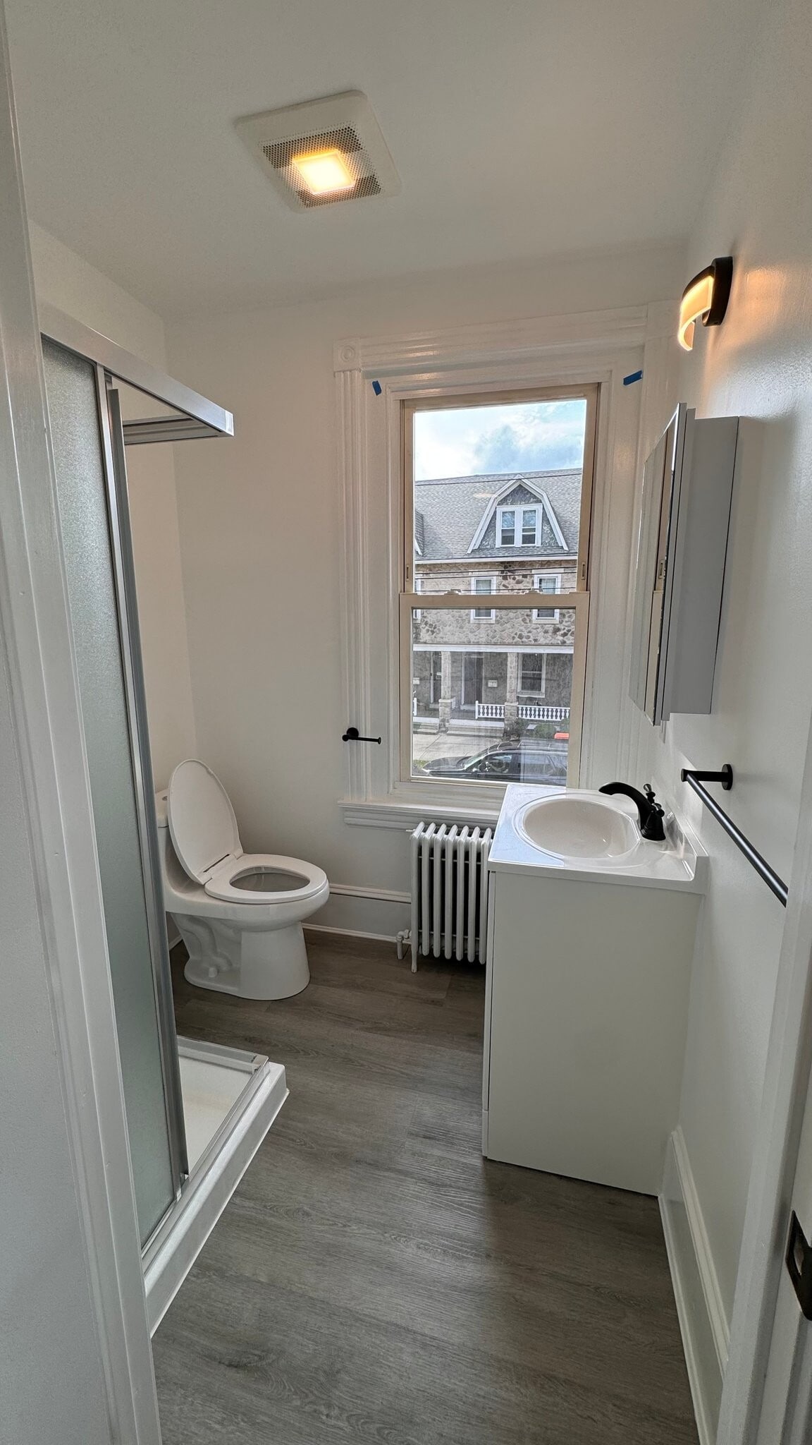 Building Photo - 208 Bridge St