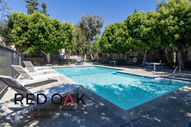 Building Photo - 7810 1/4 Topanga Canyon Blvd-204B