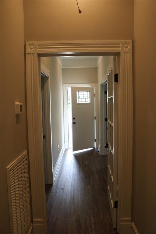 Building Photo - 613 Summit Ave