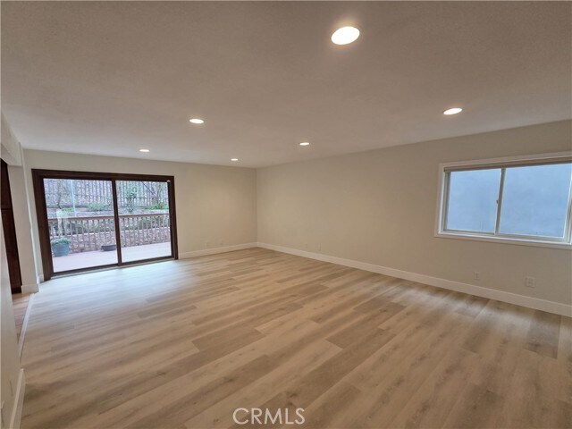 Building Photo - 24776 Glenwood Dr