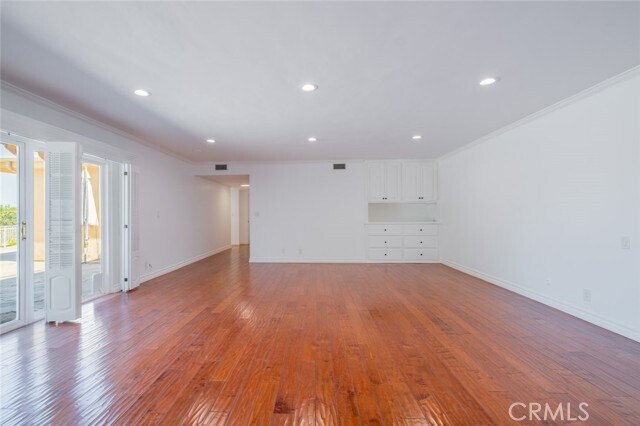 Building Photo - 4321 Clear Valley Dr