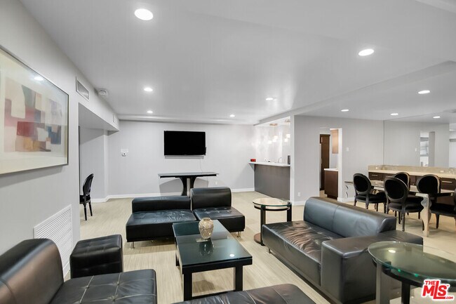 Building Photo - 1155 N La Cienega Blvd