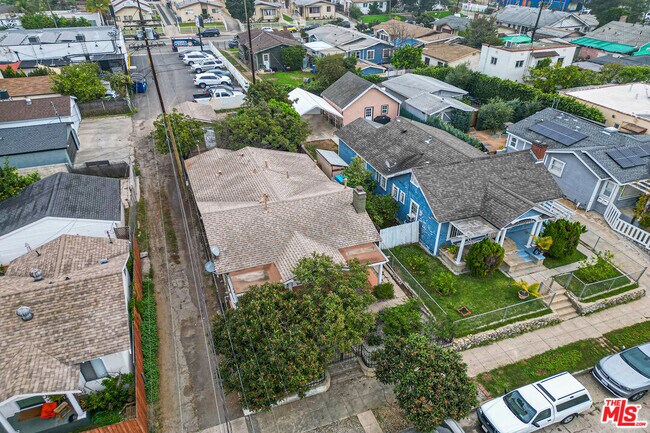 Building Photo - 235 Joy St