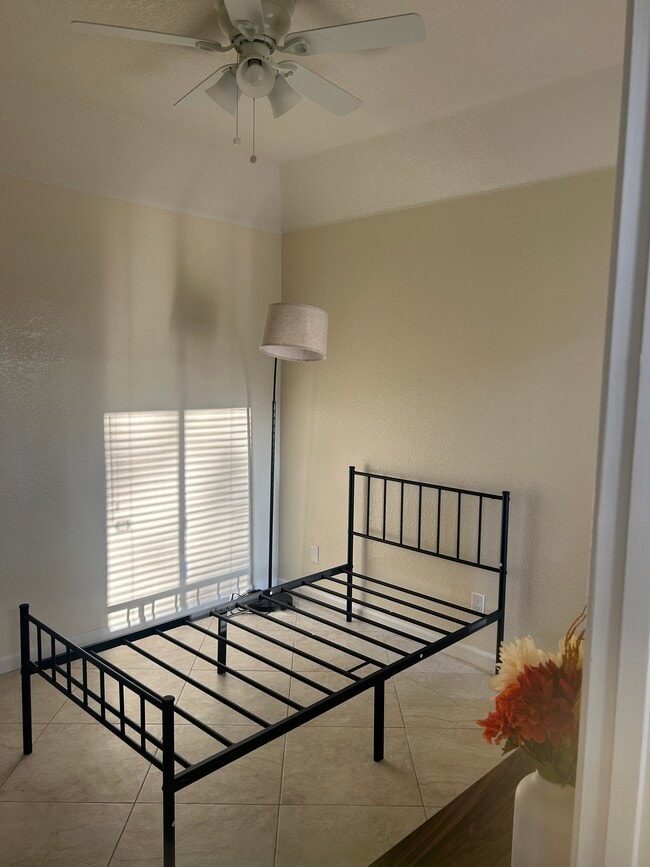 Building Photo - 22765 Lakeway Dr
