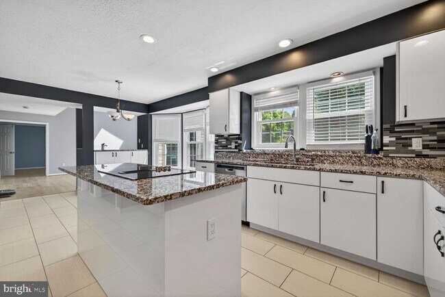Building Photo - 12320 Pissaro Dr