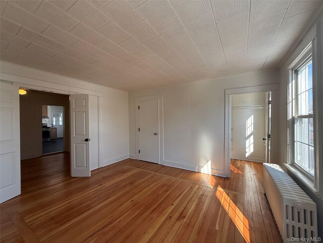 Building Photo - 40 N Clover St