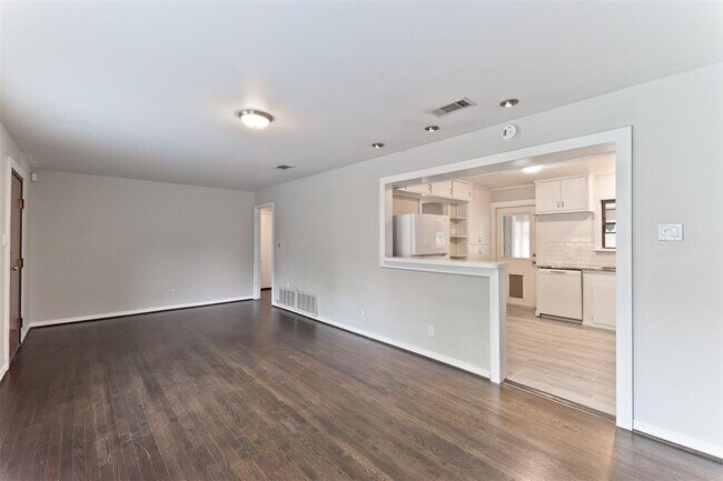 Building Photo - 515 Brookhurst Dr
