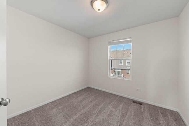 Building Photo - 4415 Monroe Ct