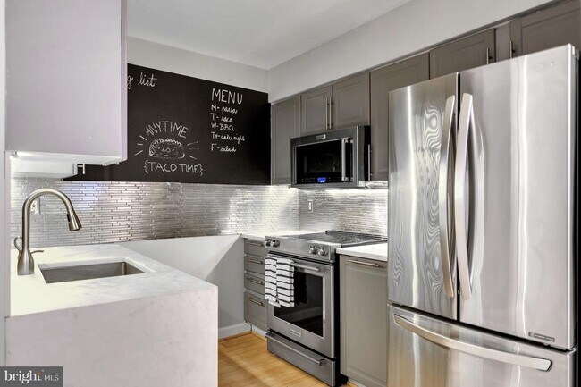 Building Photo - 1308 Clifton St NW