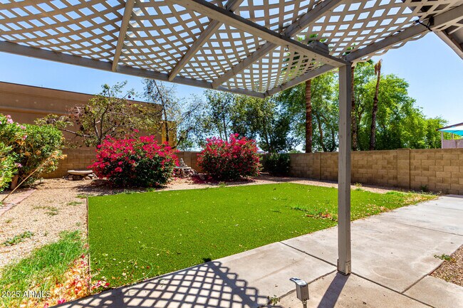 Building Photo - 3829 W Camino Del Rio