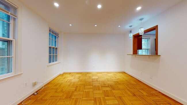 Building Photo - Spacious, Light-filled One Bedroom One Bat...