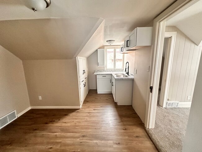 Building Photo - 2704 W Concordia Ave