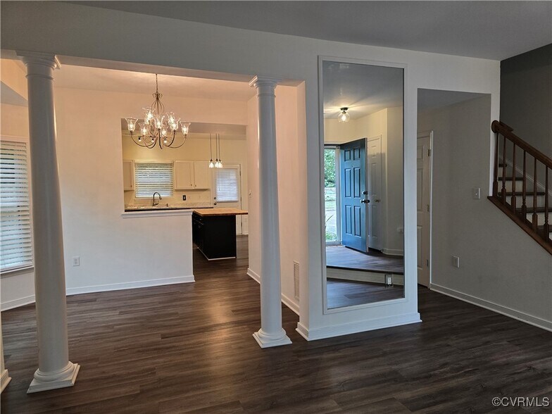 Building Photo - 10741 Mountain Ash Dr