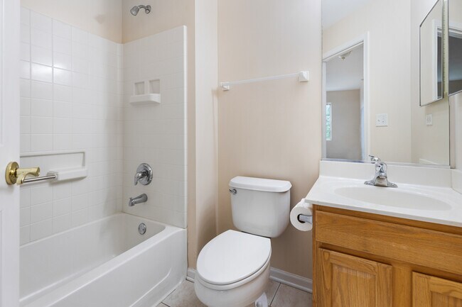 Building Photo - 106 Rosehall Dr