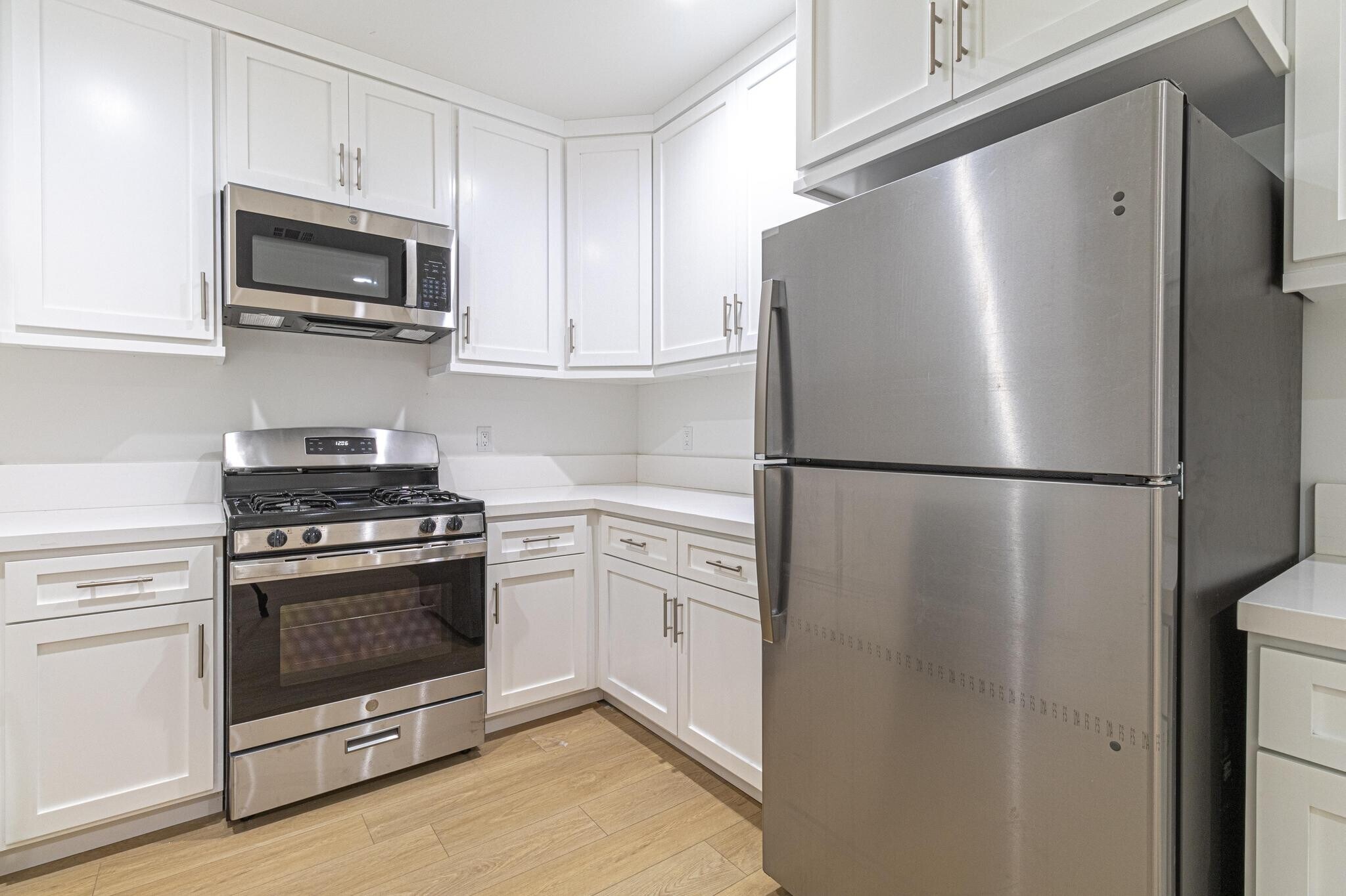 Building Photo - 3672 W Imperial Hwy