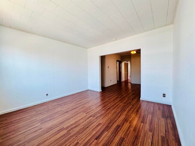 Building Photo - 100 Lexington Ave