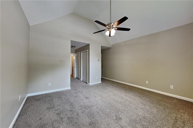 Building Photo - 6778 Oakhurst Ct