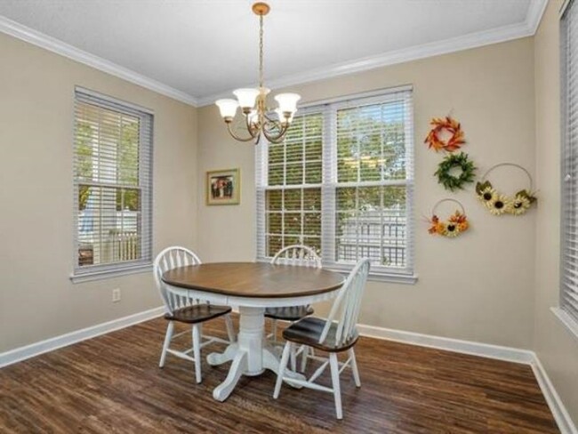 Building Photo - Three Bedroom Townhome in Southwood