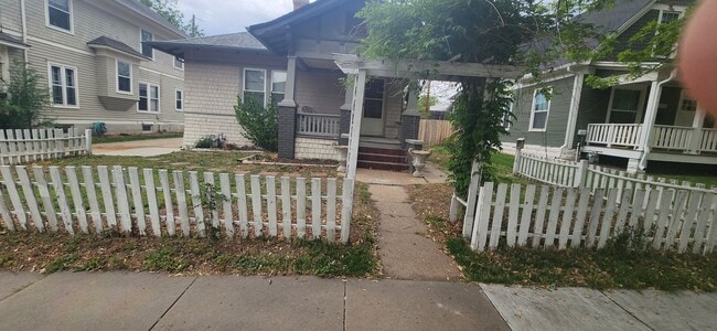 Primary Photo - Beautiful 2 Bedroom / 1 Bath House