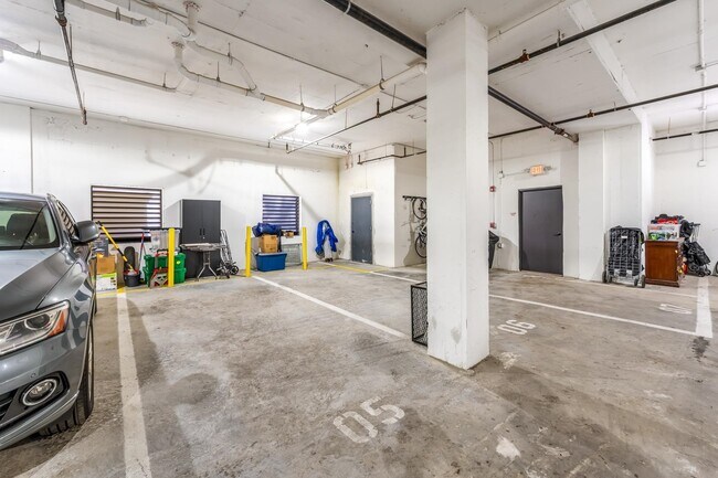 Building Photo - 65-67 Storms Ave