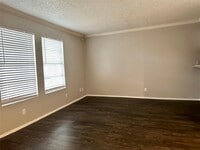 Building Photo - 5426 Menchaca Rd